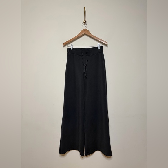 Spanx Air Essential Wide Leg Pants in Black - Picture 4 of 9